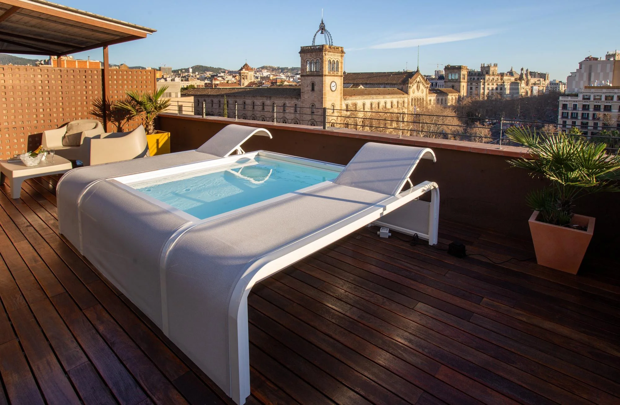 ¿Puedo poner una piscina en mi terraza o ático?